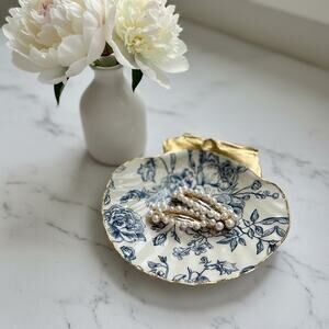 Floral Botanical Trinket Dish | Shell Jewelry | Ring Holder | Vintage Floral